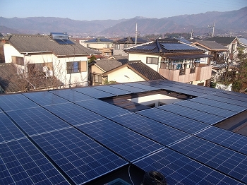 甲州市　アパート　太陽光